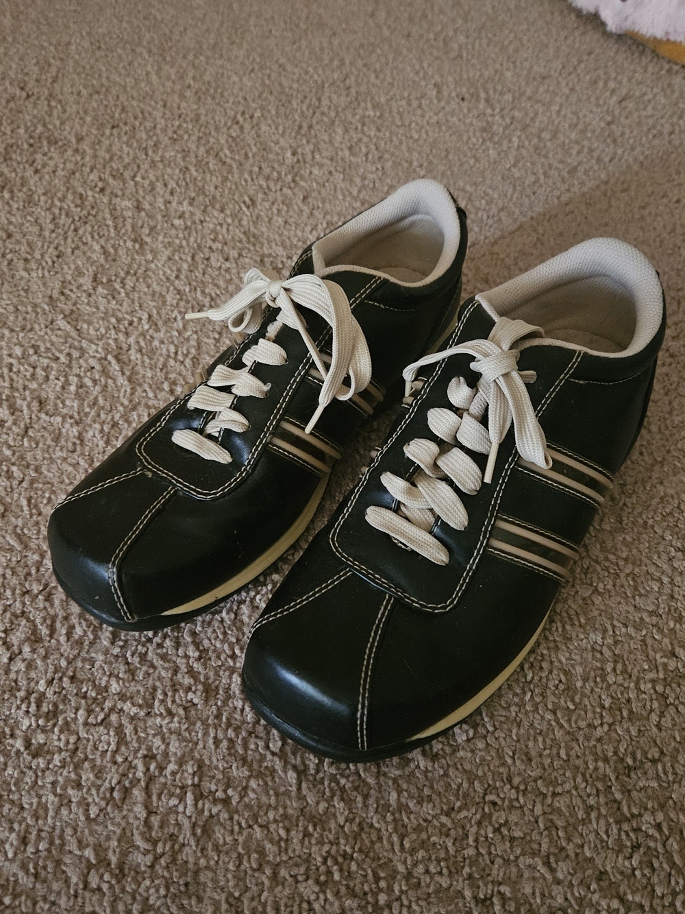 Woman's Black Y2k Casual Lace-Up Shoes with Cream Accents